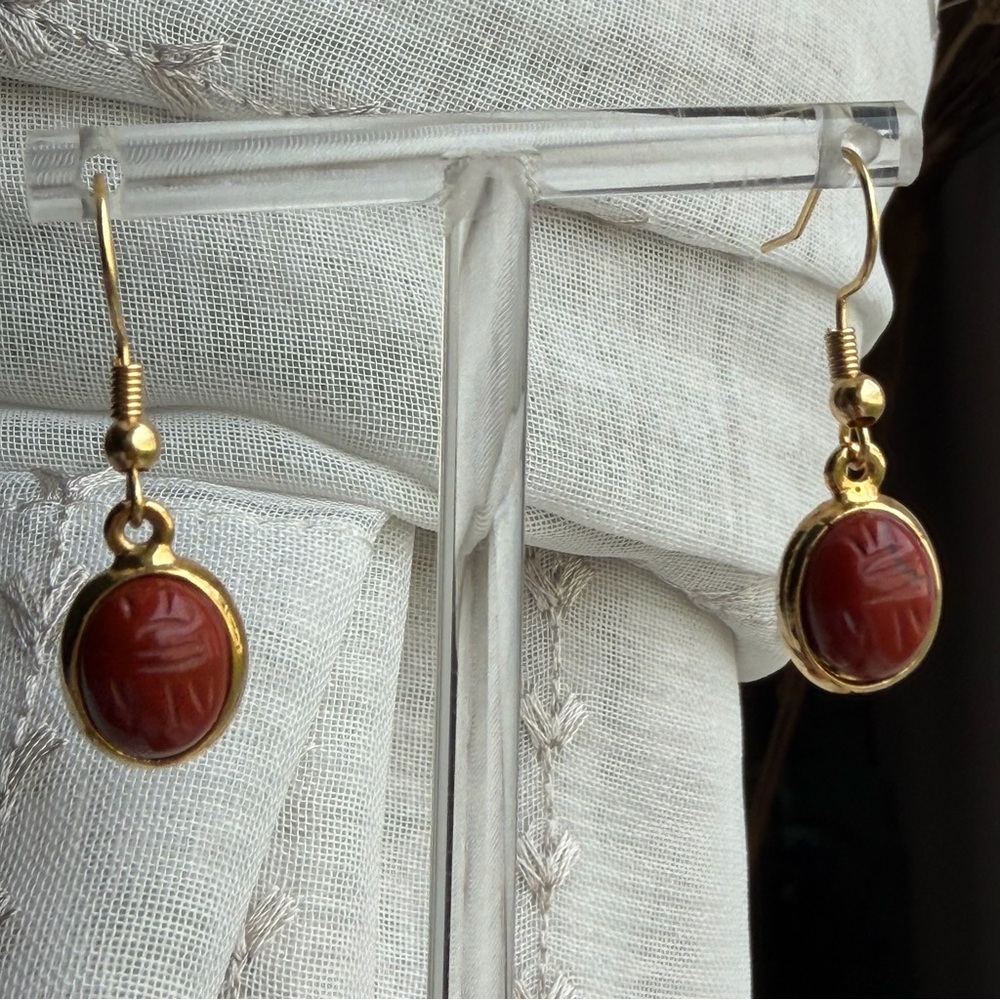 Carved Small Red Jasper Scarab Egyptian Gemstones Drop Dangle Gold Tone Earrings